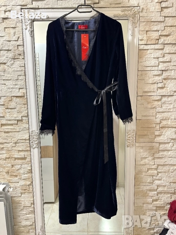 Дизайнерска кадифена рокля 