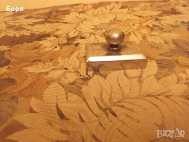 Метална тежест за хартия/подложка за печат, снимка 2 - Други ценни предмети - 30095287