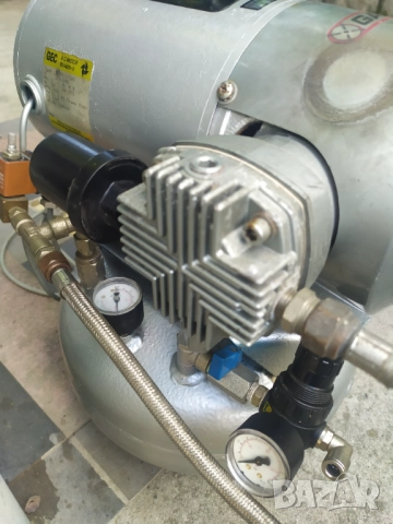 Двуглав безмаслен компресор GAST -4hcj, снимка 10 - Други машини и части - 52966127