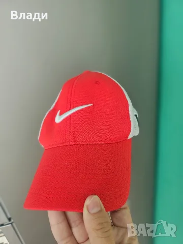 Продавам оригинална шапка Nike Trucke