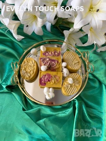 Натурален сапун със шафран патешка мас копринени буби оризово мляко