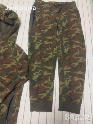 Nike Tech XL оригинален, снимка 2 - Детски анцузи и суичери - 52587360