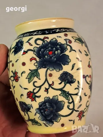 малка китайска порцеланова вазичка 22/2, снимка 3 - Декорация за дома - 49183212