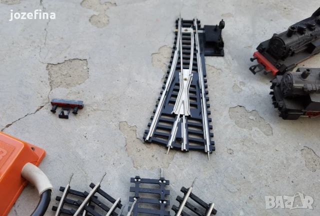 Ретро комплект Piko Junior H0 – локомотиви, вагони, релси и контролер, снимка 3 - Антикварни и старинни предмети - 50651207