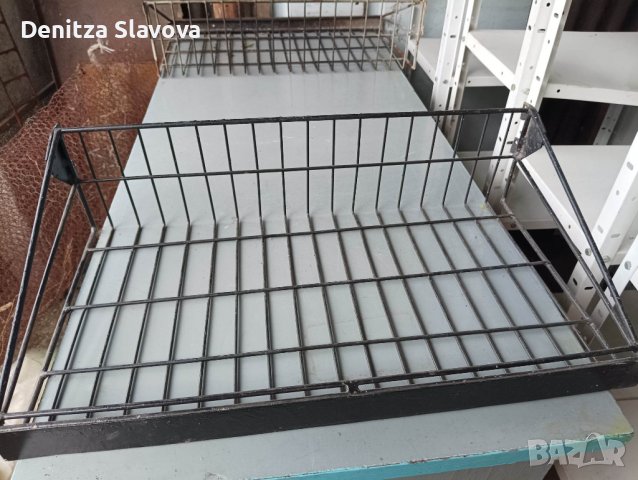 Продавам метални кошници за стока.