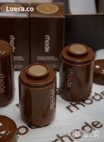 Rhode Pocket Bronze от Hailey Bieber |
всички 8 нюанса кремообразен бронзант оригинален нов bronzer, снимка 7 - Декоративна козметика - 56139885