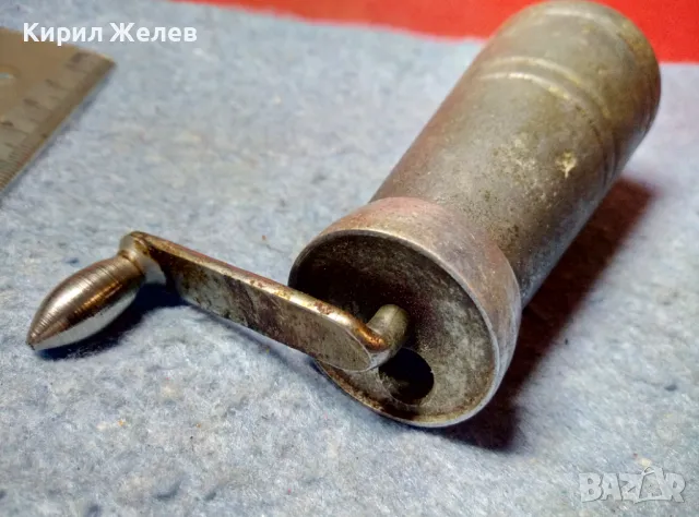 СТАРА РЕТРО АЛУМИНИЕВА РЪЧНА МЕЛНИЧНА За ЧЕРЕН ПИПЕР и ДРУГИ ПОДПРАВКИ 48332, снимка 5 - Антикварни и старинни предмети - 47607562