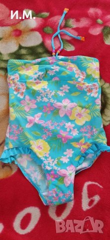 Красив цял бански George