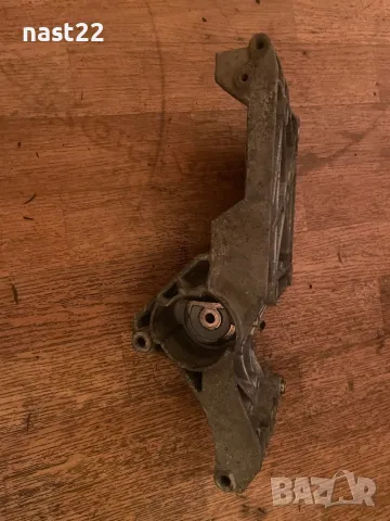 Стойка алтернатор за Volkswagen Polo Hatchback IV (10.2001 – 12.2009) 1.4 TDI,./038 903 143 A, снимка 2 - Части - 49787215