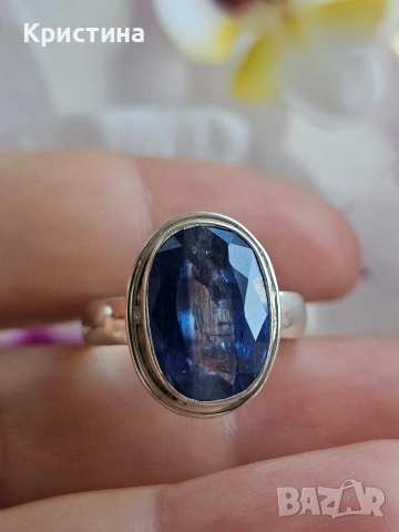 Красив сребърен пръстен с Кианит