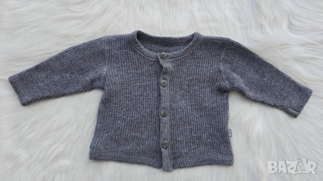 Бебешка жилетка 100% мерино вълна размер 6-9 месеца