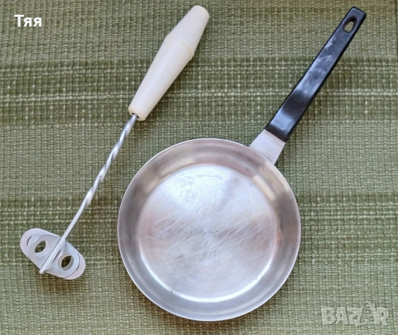Малко тиганче и ръчен миксер 
