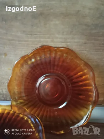 Соц сервиз чинии от цветно стъкло за торта, снимка 2 - Сервизи - 47909591