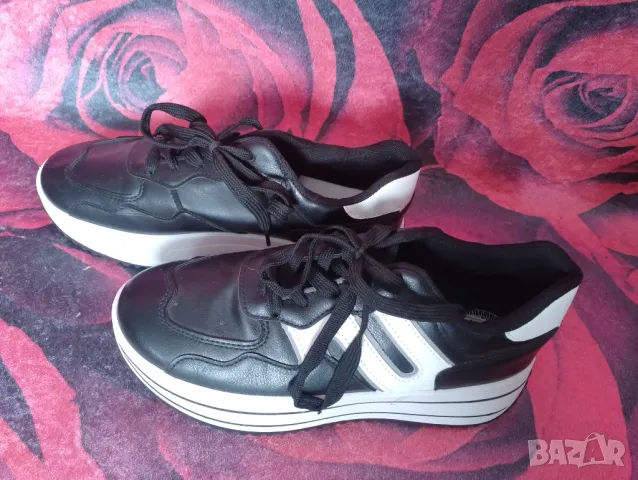 Черно-бели маратонки 41 номер , снимка 2 - Маратонки - 47744221