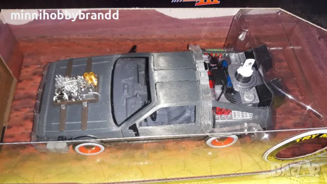 Delorean Back to the Future Time Machine Завръщане в бъдещето 1.24 Jada Diecast model , снимка 15 - Колекции - 48918133