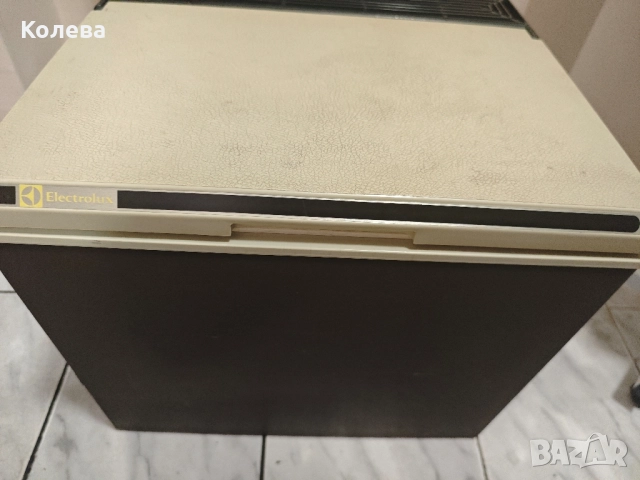 Хладилници на 12 V, 220 V и газ, снимка 8 - Хладилни чанти - 52548269