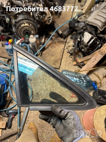 Предно дясно триъгълно странично малко стъкло на Фолксваген Тоуран Vw Touran само за 50лв.