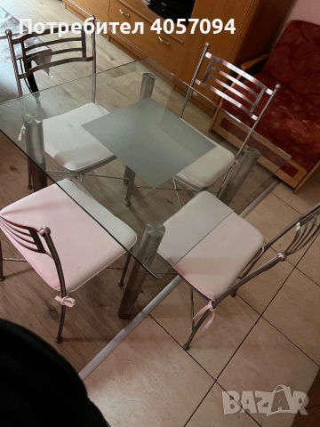 Продавам маса за хранене и четири стола., снимка 2 - Маси - 53324817