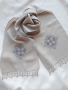 Ръчно бродиран копринен шал с автентичен български мотив и дантела , снимка 1 - Шалове - 44061632