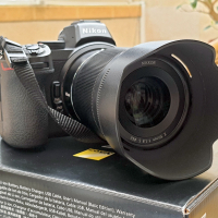 Фотоапарат Nikon Z5 с FTZ адаптор и две батерии, снимка 1 - Фотоапарати - 44683988