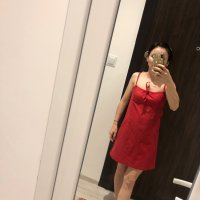 Червена рокля, снимка 1 - Рокли - 38895283