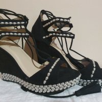 Черни платформи , снимка 1 - Дамски обувки на ток - 30007172