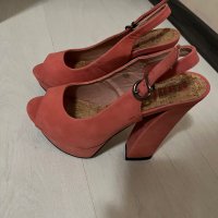 Обувки с ток, снимка 2 - Дамски обувки на ток - 44312111