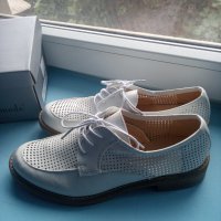 Нови бели обувки 39ном./15лв, снимка 1 - Дамски ежедневни обувки - 37894644