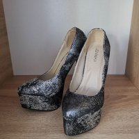 Дамски токчета и боти, снимка 1 - Дамски елегантни обувки - 38103076