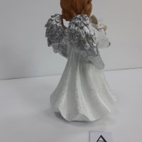 Бяло и сребристо -  Ангел изправен с гълъб - Модел А, снимка 7 - Статуетки - 37925726