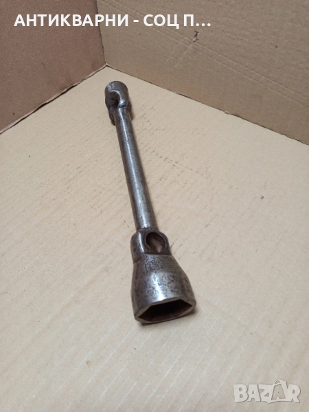 Стар Голям Ключ За Джанти Машини Техника 1.400кг. 38мм., снимка 1