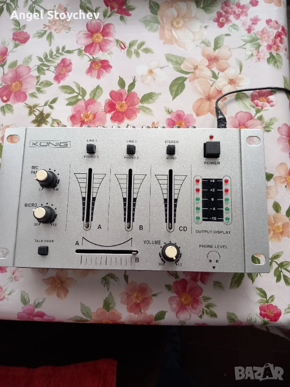 Продавам малък смесителен пулт., снимка 1