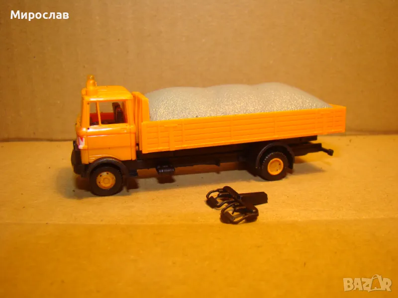 PRALINE H0 1/87 MERCEDES BENZ КАМИОН МОДЕЛ КОЛИЧКА, снимка 1