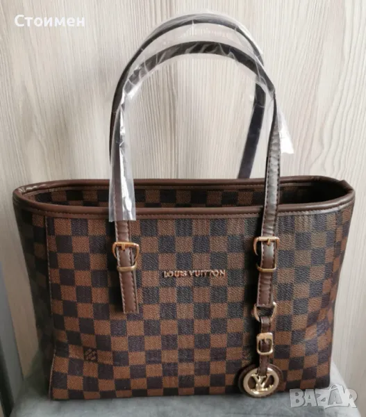 Прекрасна чанта, има дълга дръжка към нея, снимка 1