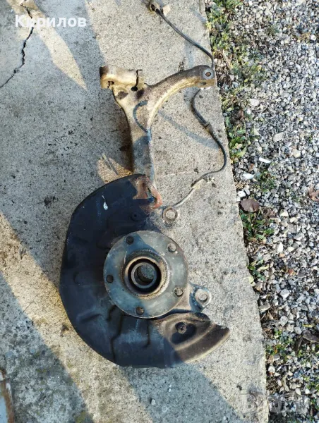 Преден ляв шенкел главина за Audi A4  B6 (11.2000 - 12.2004), снимка 1