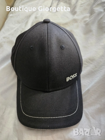 Шапка с козирка BOSS