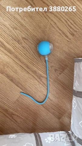 Подарявам котешки играчки