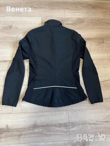 Дамско яке Nike. Размер S., снимка 2 - Якета - 49479331