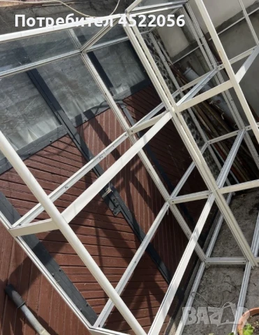 Алуминиеви рафтове със стъкла, снимка 2 - Стелажи и щандове - 50895350