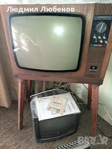 Стари телевизори единият е Мургаш , снимка 3 - Антикварни и старинни предмети - 52227127