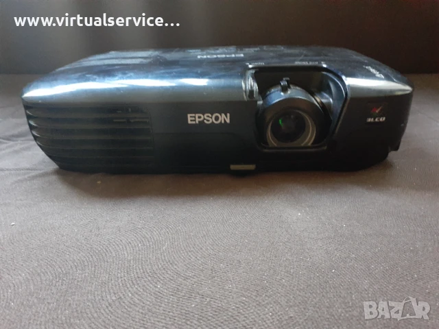 Мултимедиен проектор Epson работещ