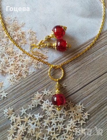 Прелестен комплект колие и обици с рубинено червени мъниста и изящни орнаменти в цвят Антично злато, снимка 5 - Бижутерийни комплекти - 32126652