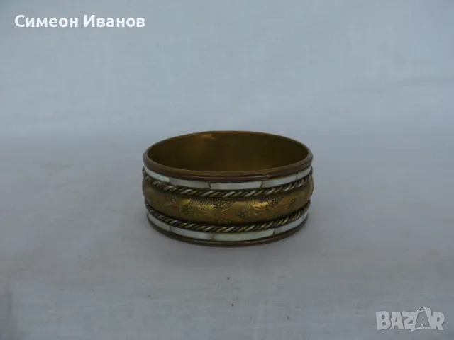 Интересна стара месингова гривна със седеф #1553, снимка 1