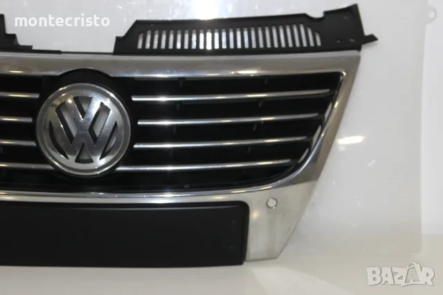 Предна решетка VW Passat B6 (2005-2011г.) 3C0853651F предна емблема отвори за парктроник, снимка 2 - Части - 56015964