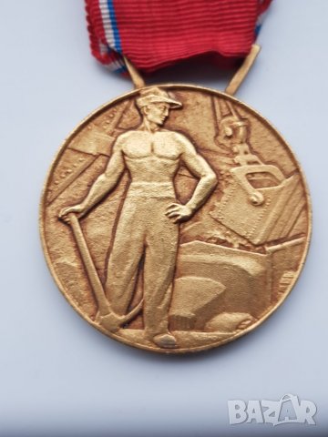 Френски сребърен позлатен медал, снимка 3 - Антикварни и старинни предмети - 30743646