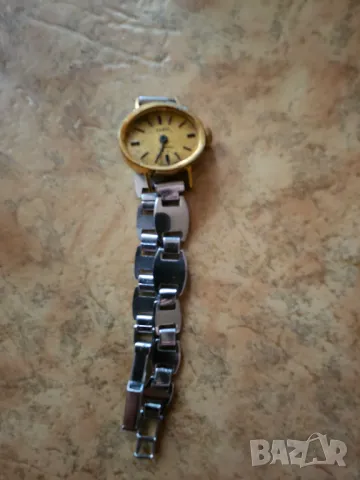 Часовници, снимка 2 - Антикварни и старинни предмети - 47997485