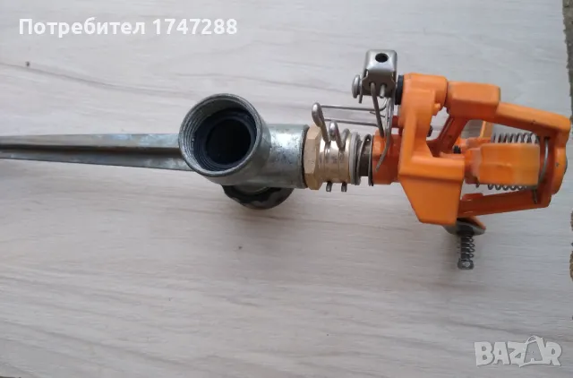 Продавам метална пръскачка за ползване , снимка 1