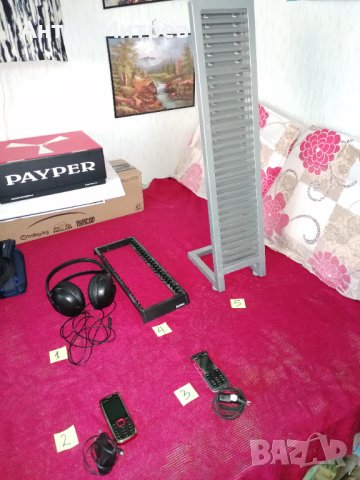 Продавам 5 запазени неща - електроника и поставки за СД + Слушалки, снимка 4 - Други - 40691031