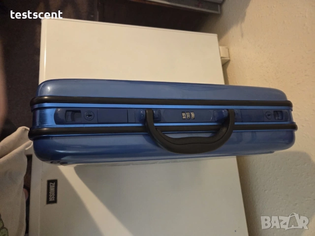 WWE Money In The Bank Briefcase куфар Blue син перфектен колекционерски Договорът в куфарче , снимка 3 - Фен артикули - 48671977