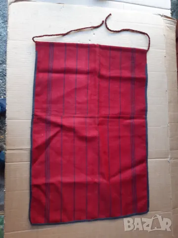 Автентична вълнена престилка , носия